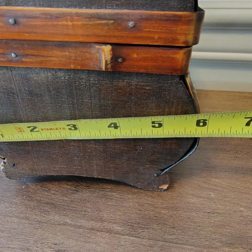 Vtg Wooden Rattan Treasure Trinket Box Brown Latched Brass Ornate Handle